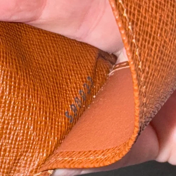 Louis Vuitton Brown Monogram Key Holder - Picture 8 of 8